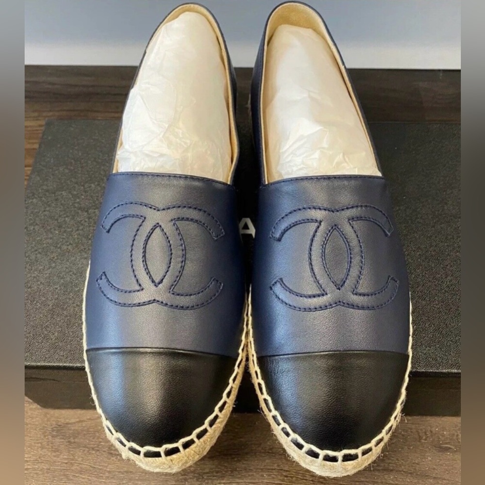 Chanel Espadrilles Navy and Black size 37-Like New Condition
